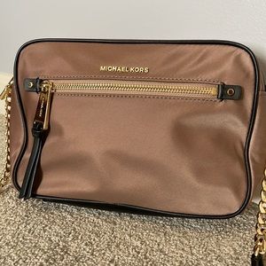 👜👜 MK Crossbody 👜👜 - Very unique material and feel! Shiny finish rare color